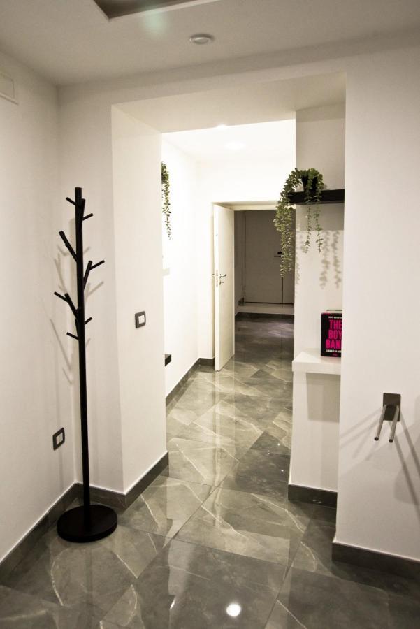 Suite Napoli Sotterranea Con Jacuzzi 外观 照片