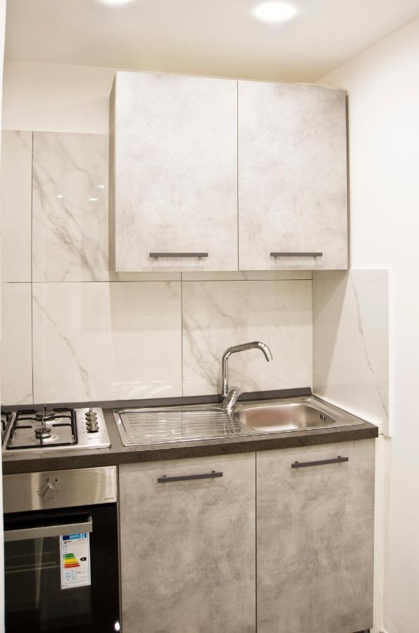 Suite Napoli Sotterranea Con Jacuzzi 外观 照片