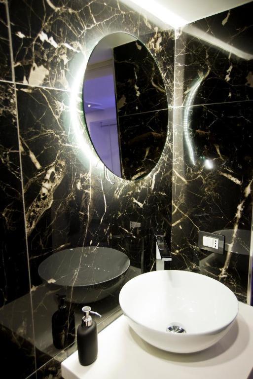 Suite Napoli Sotterranea Con Jacuzzi 外观 照片